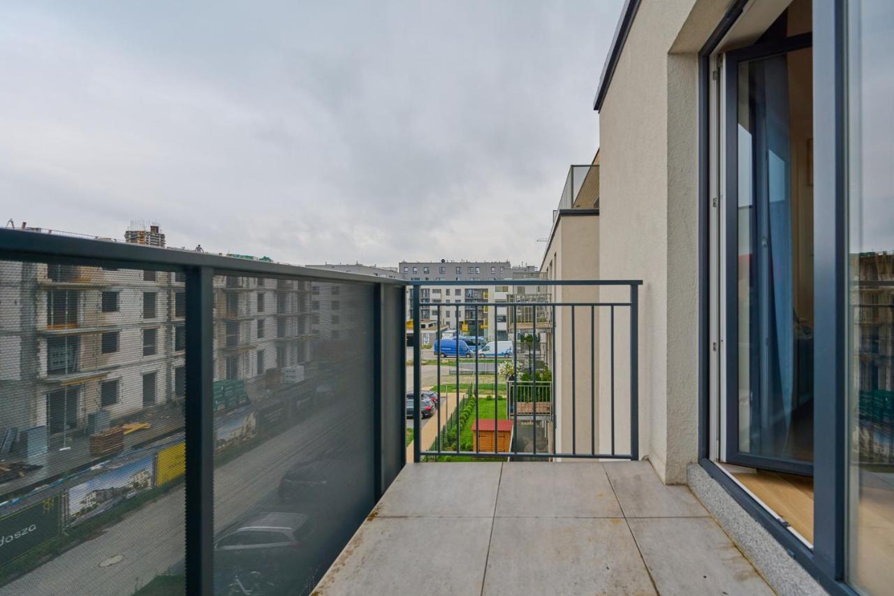 Jagodno Wroclaw Kajdasza Studio Z Bezplatnym Garazem By Noclegi Renters Kültér fotó
