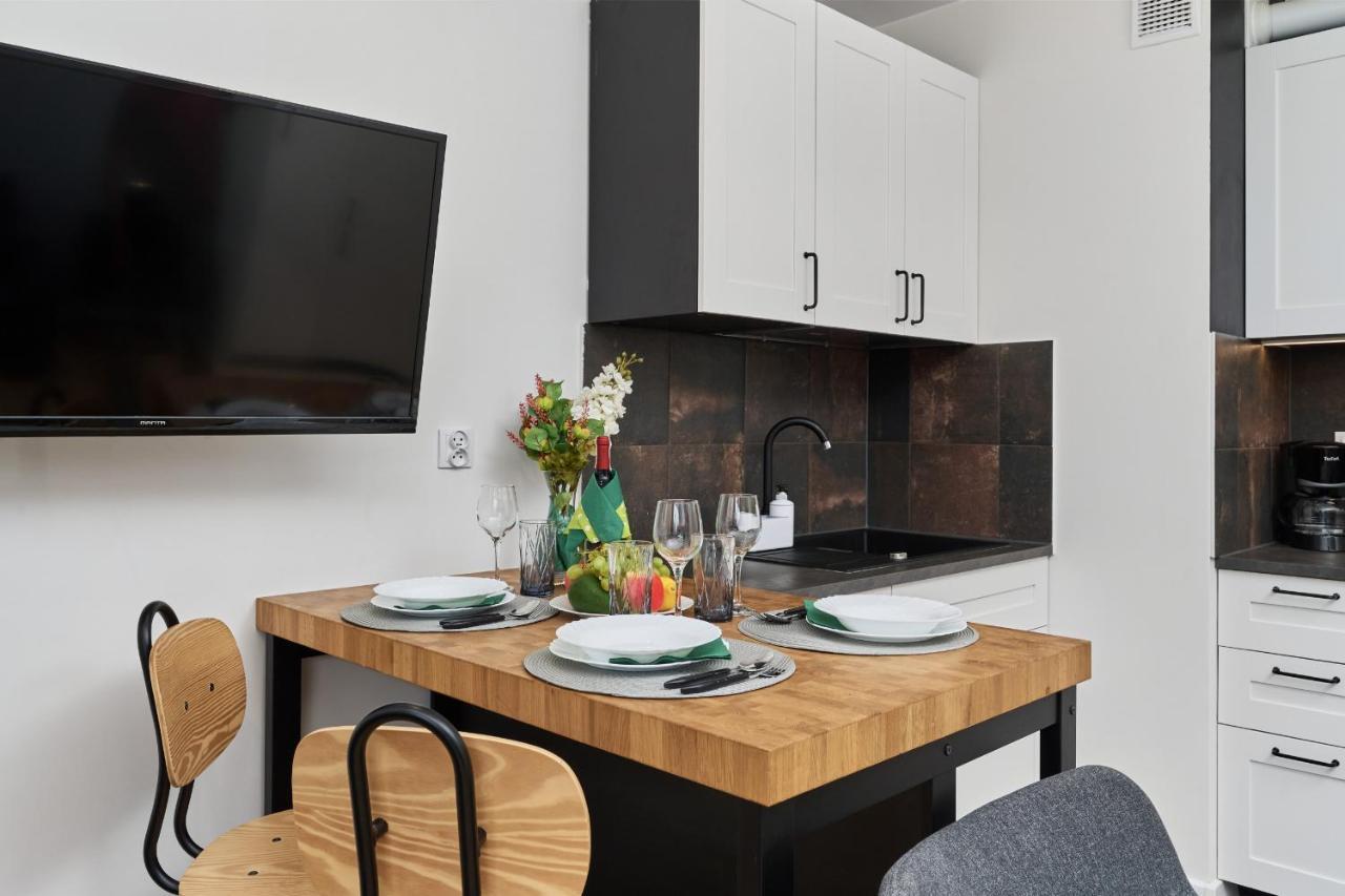 Jagodno Wroclaw Kajdasza Studio Z Bezplatnym Garazem By Noclegi Renters Kültér fotó